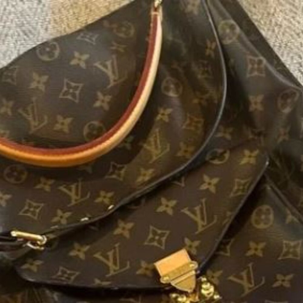 *Authentic* Louis Vuitton Hobo Metis - Picture 9 of 9